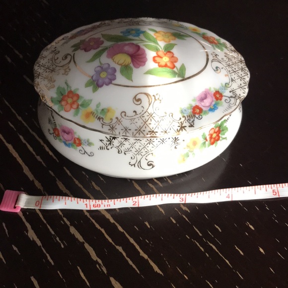 Vintage style ceramic trinket box jewelry box - Picture 9 of 10